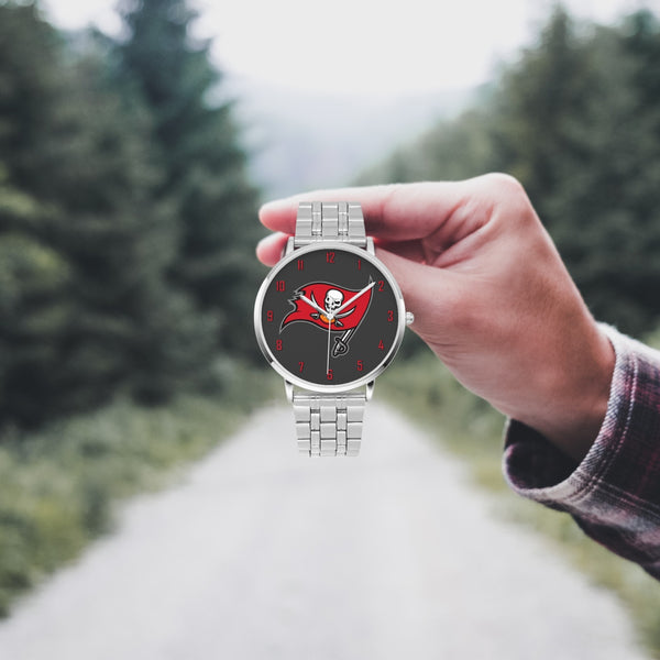 Skull Flag Red Numbers Steel Strap Quartz watch